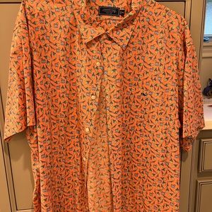 Vineyard Vines XXL short sleeve button up pineapples shirt. New without tags